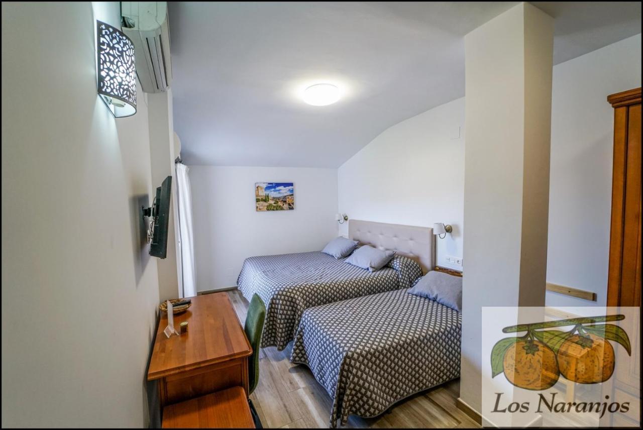 Hostal Y Apartamento Rural Los Naranjos Melegis Esterno foto