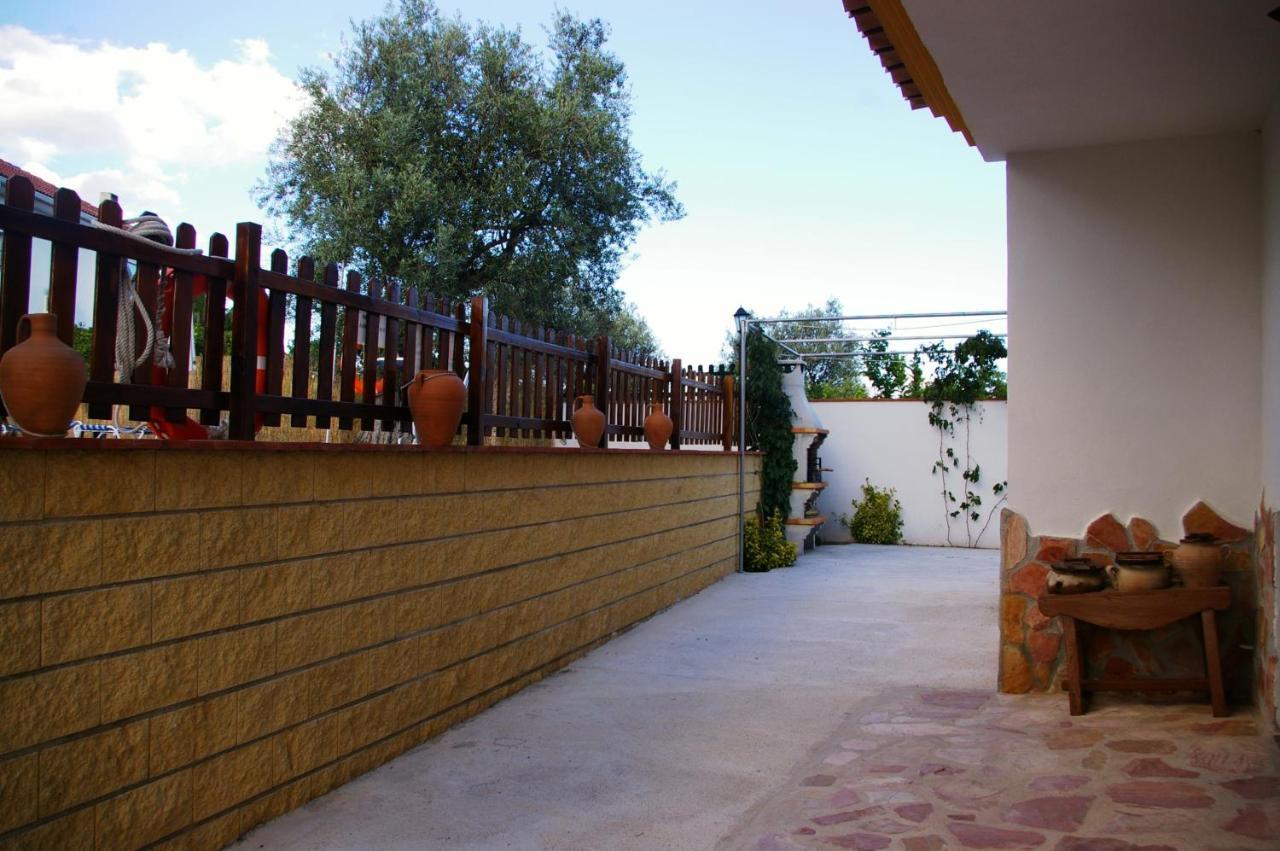 Hostal Y Apartamento Rural Los Naranjos Melegis Esterno foto